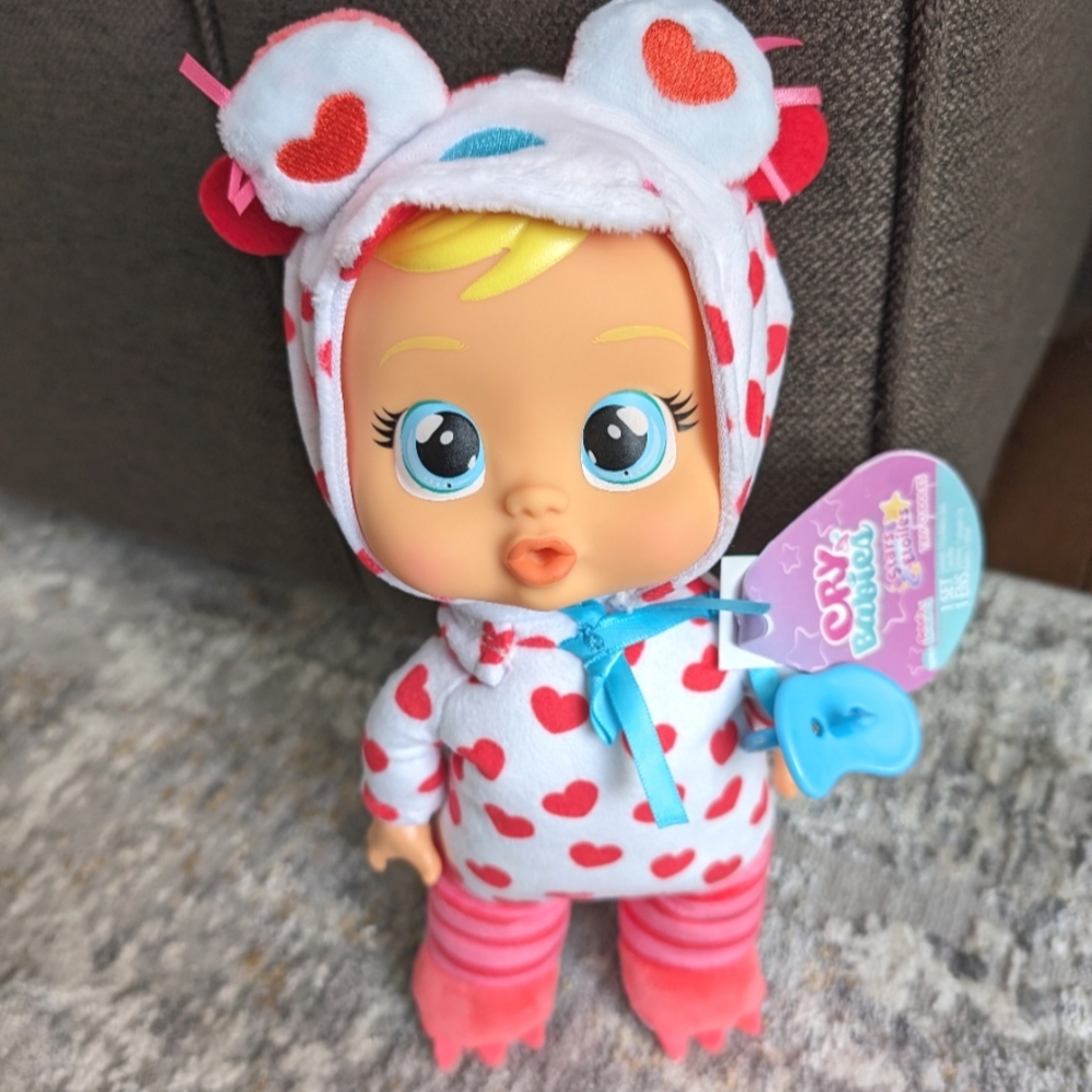 Cry Babies Tiny Cuddles 9" Doll Valentine's pjs NWT Momo